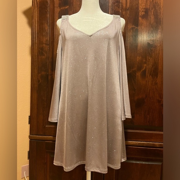 MSK Tops - MSK chic shimmering tunic off the shoulder with rhinestones. Beige. Size 14.